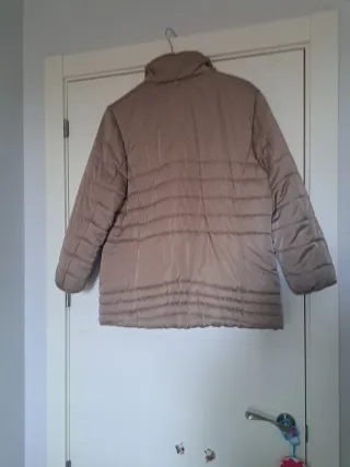 Chaqueta acolchada beige