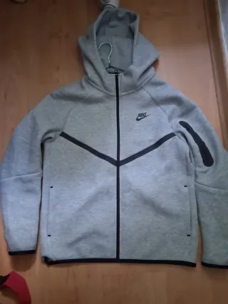 Sudadera Nike Tech Gris xl+ niño