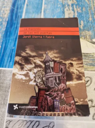 La mansión de las mil puertas (Spanish Edition)