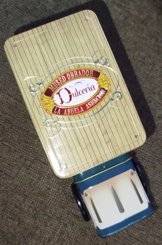 Coche Lata Musical Vintage