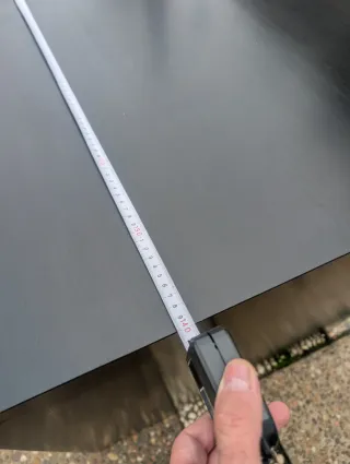 Mesa y silla de oficina