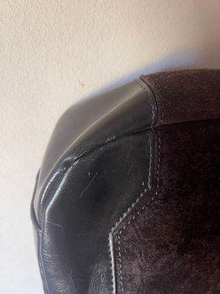 Bolso bandolera de Zara de serraje marrón