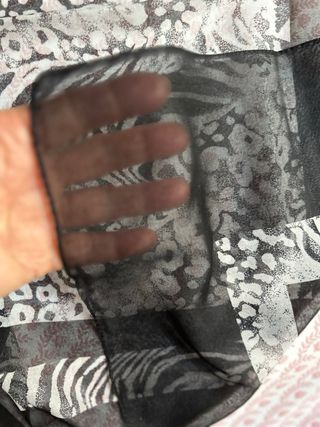 Sciarpa trasparente nera e bianca