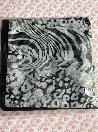 Sciarpa trasparente nera e bianca