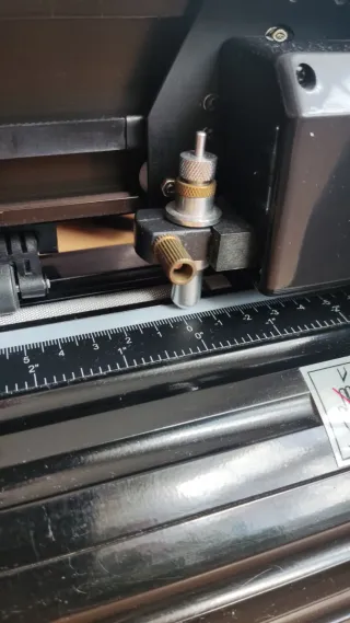 Plotter da taglio Rabbit 720, computer e schermo