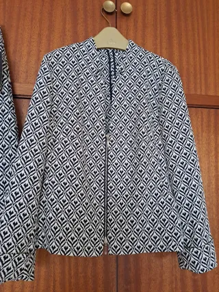 Traje chaqueta y falda estampado