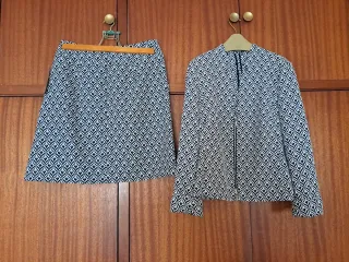 Traje chaqueta y falda estampado