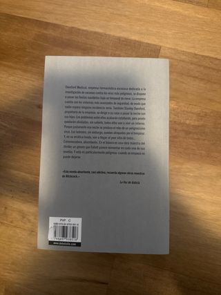 En el blanco / Whiteout (Spanish Edition)