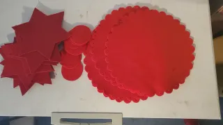 Centros de mesa rojos para bar/restaurante