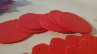 Centros de mesa rojos para bar/restaurante