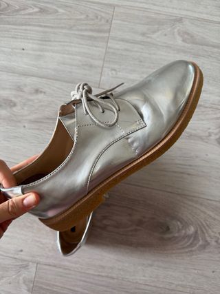 Zapatos planos plateados Zara