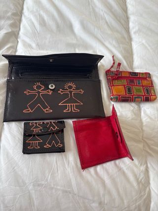 Monederos de piel con dibujos
