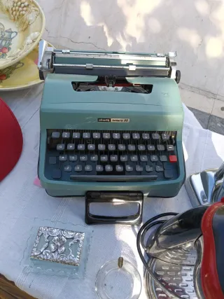 Máquina de escribir Olivetti Lettera 32