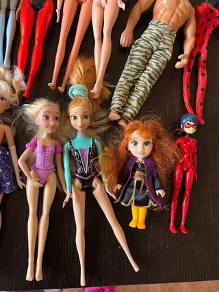 Lotto 18 bambole assortite