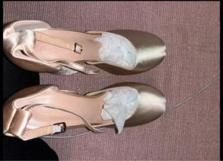 Tacones dorados plataforma