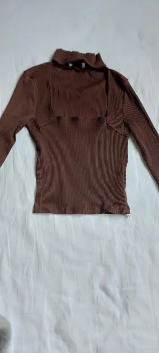 Camiseta marrón de manga larga