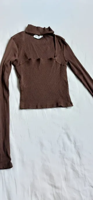 Camiseta marrón de manga larga