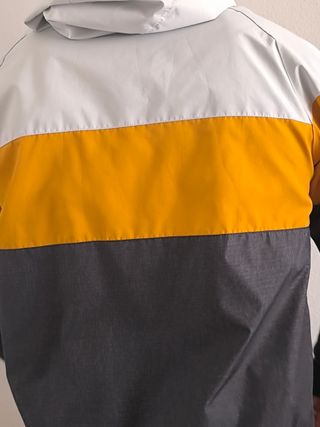 Chaqueta Inside gris y amarilla