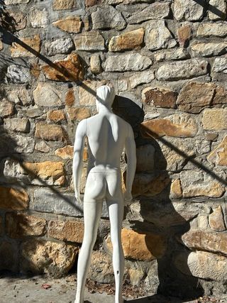 Maniquí hombre blanco con rostro