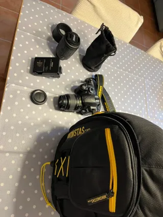 Cámara Nikon D3100 + Accesorios