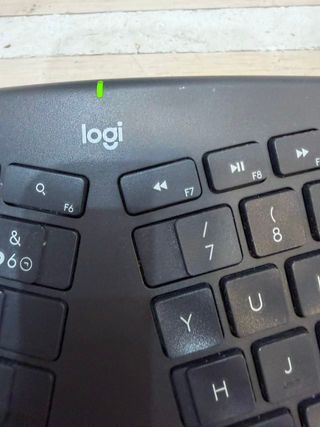 Logitech ERGO K860 Teclado inalámbrico y ergonómic