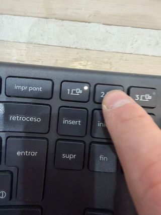 Logitech ERGO K860 Teclado inalámbrico y ergonómic