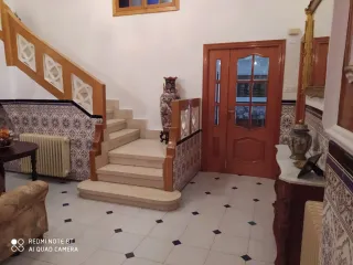 Casa de pueblo con 2 viviendas en 2 plantas.