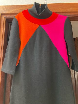 Vestido punto elástico cuello alto