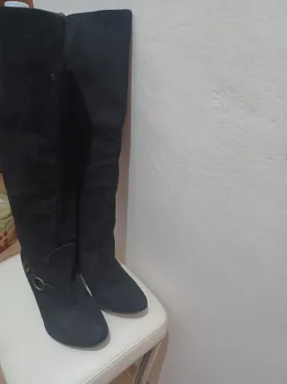 Stivali lunghi Betty Flowers camoscio neri