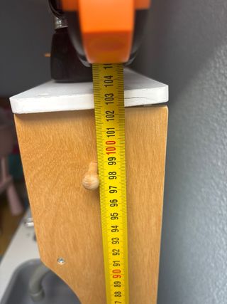 Cocinita de madera con accesorios