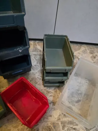 9 contenitori minuterie misti