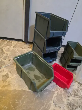 9 contenitori minuterie misti