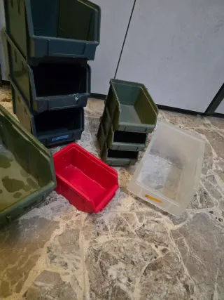 9 contenitori minuterie misti