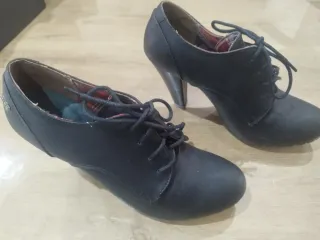 Zapatos de tacón negros