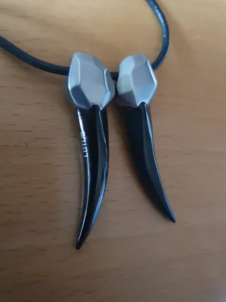 Colgante LOTUS Negro y Plateado