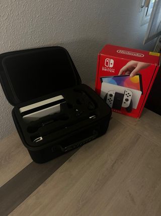 Nintendo Switch OLED Bianca