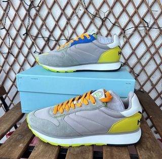 Zapatillas Hoff grises y multicolor