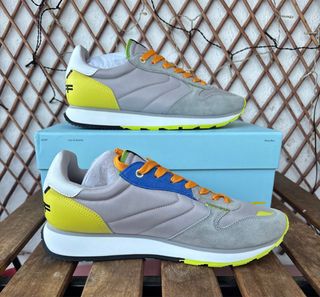 Zapatillas Hoff grises y multicolor