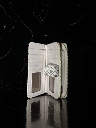 Cartera de Mujer con Diseño Geométrico