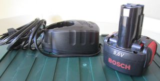 Atornillador Bosch PSR 960 + Accesorios