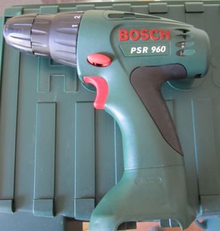 Atornillador Bosch PSR 960 + Accesorios