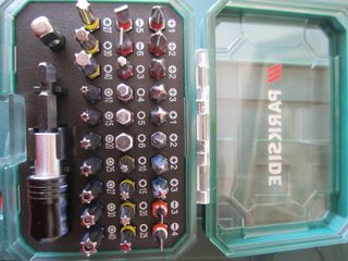 Atornillador Bosch PSR 960 + Accesorios