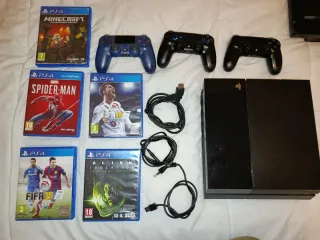 PS4 (PlayStation 4) Nera + 4 Giochi