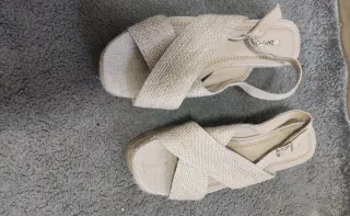 Sandalias ZAPS Beige y Doradas Mujer