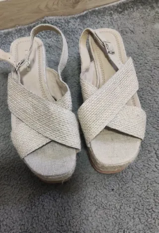 Sandalias ZAPS Beige y Doradas Mujer