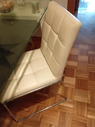 Mesa comedor cristal diseño blanco, 4 sillas