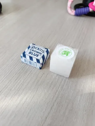 Lote de anil y alcanfor