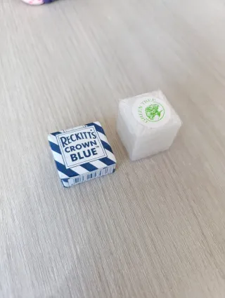 Lote de anil y alcanfor