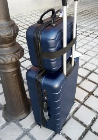 Conjunto Maletas Cabina y Neceser Azul