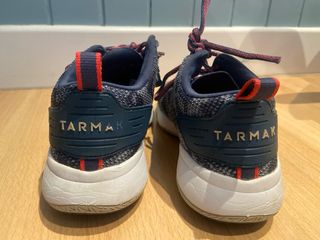 Zapatillas Baloncesto Azul y Rojo